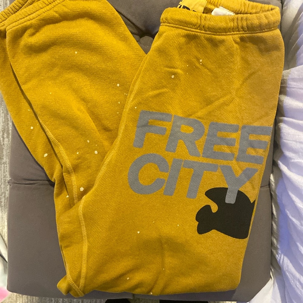 Free City mustard Size medium sweatpants